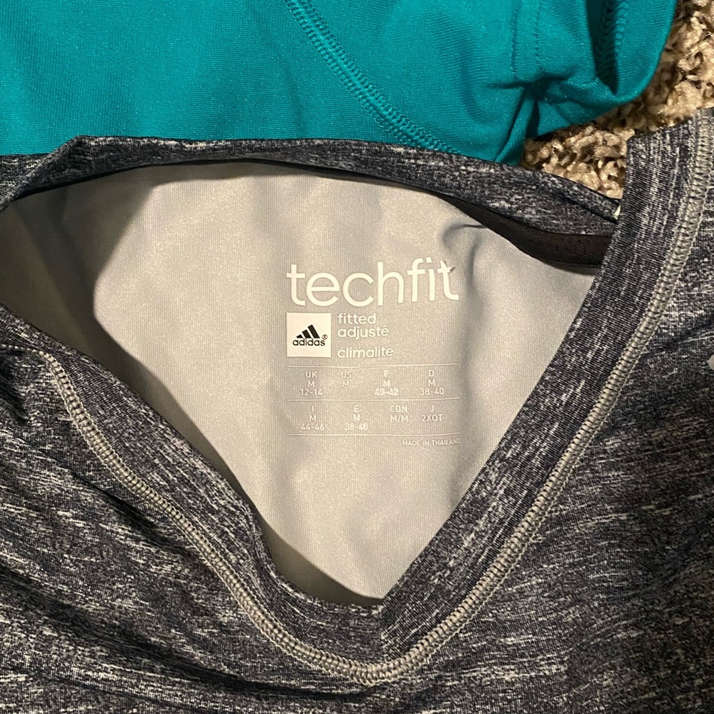 Workout Tops - Picture 2 of 3